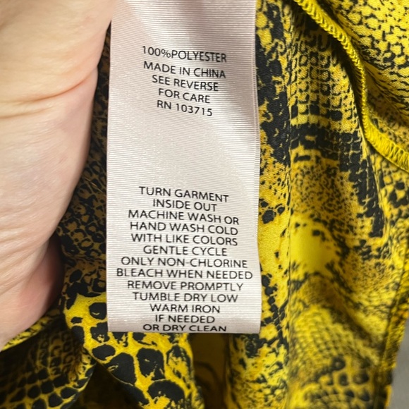 Nanette Lepore Snakeskin Print Button Down Top Size Medium - Picture 9 of 12